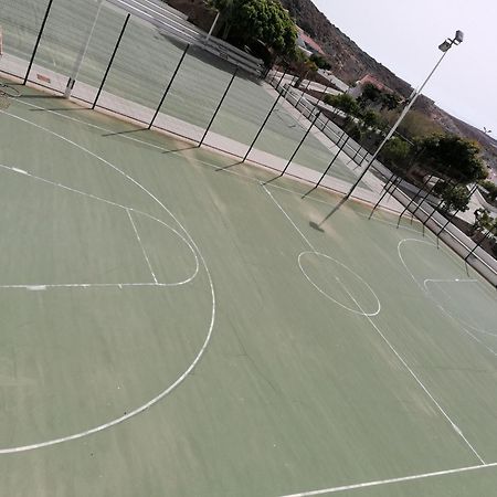 Habitacion Matrimonial En Un Bajo Bano Compartido Areas Compartidas Abades  Εξωτερικό φωτογραφία