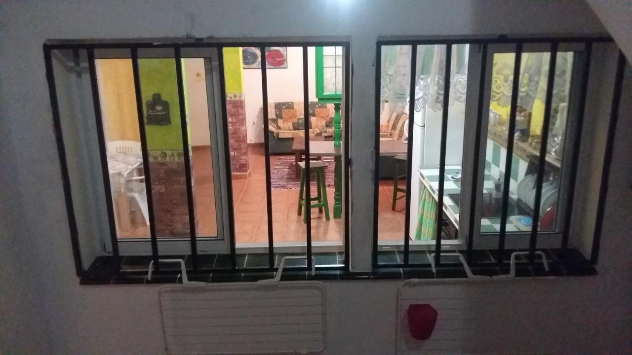 Habitacion Matrimonial En Un Bajo Bano Compartido Areas Compartidas Abades  Εξωτερικό φωτογραφία