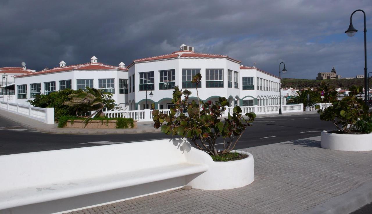 Habitacion Matrimonial En Un Bajo Bano Compartido Areas Compartidas Abades  Εξωτερικό φωτογραφία