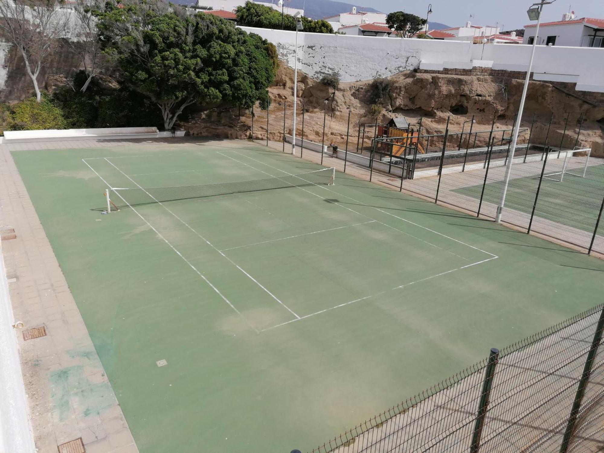 Habitacion Matrimonial En Un Bajo Bano Compartido Areas Compartidas Abades  Εξωτερικό φωτογραφία