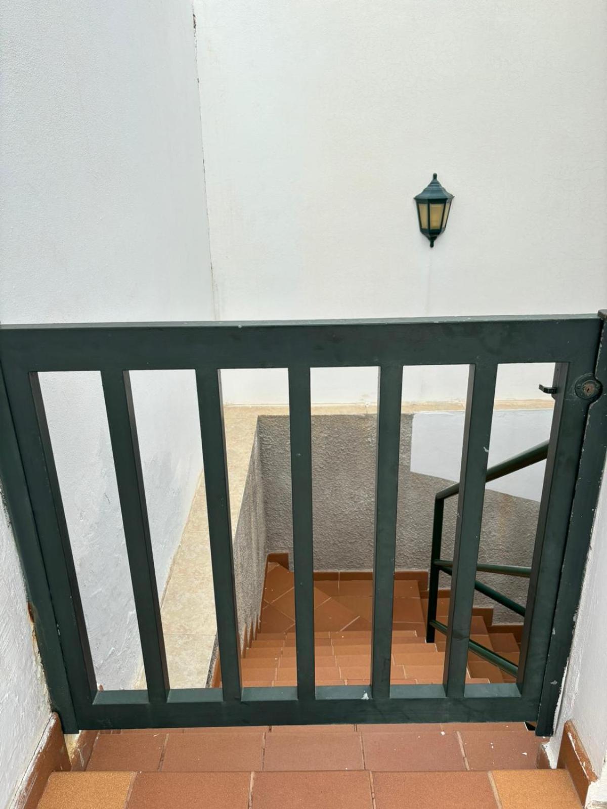 Habitacion Matrimonial En Un Bajo Bano Compartido Areas Compartidas Abades  Εξωτερικό φωτογραφία