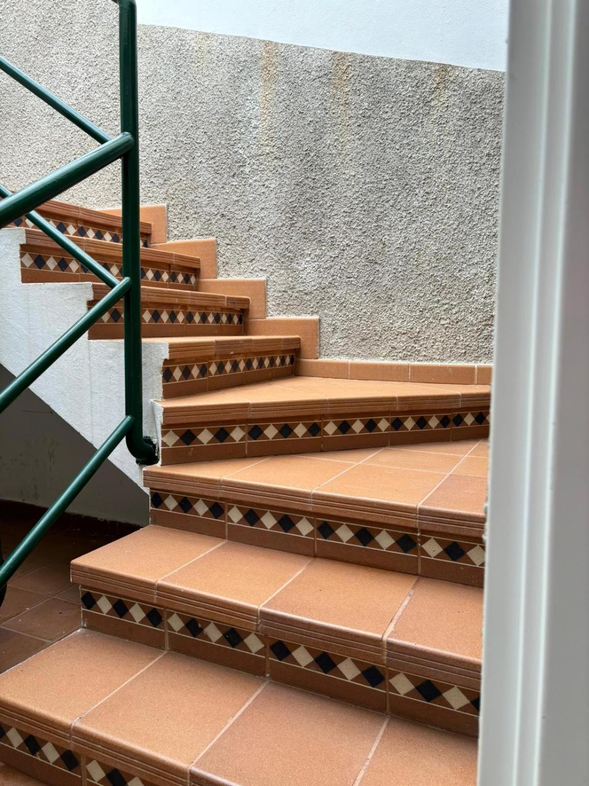 Habitacion Matrimonial En Un Bajo Bano Compartido Areas Compartidas Abades  Εξωτερικό φωτογραφία