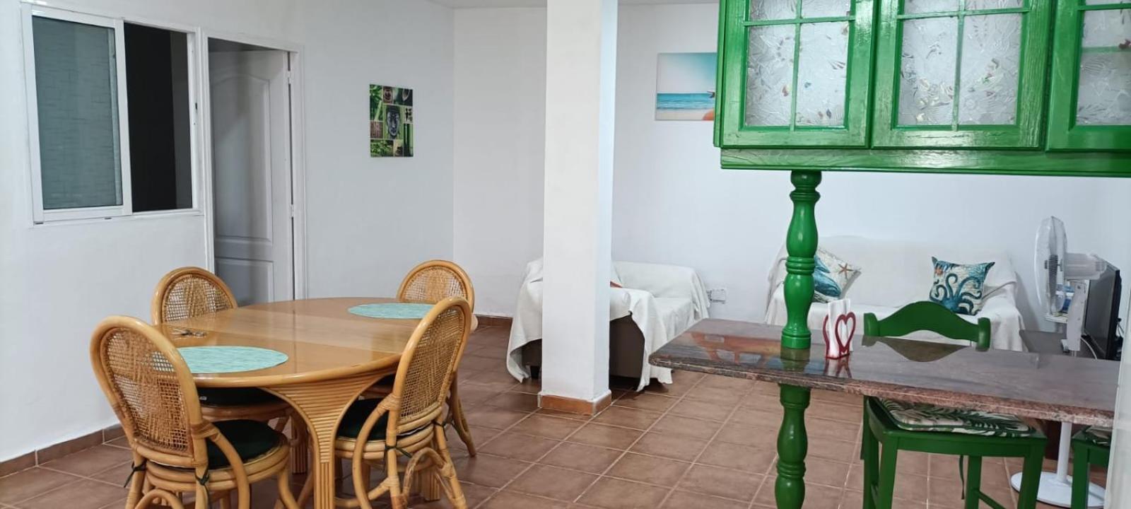 Habitacion Matrimonial En Un Bajo Bano Compartido Areas Compartidas Abades  Εξωτερικό φωτογραφία