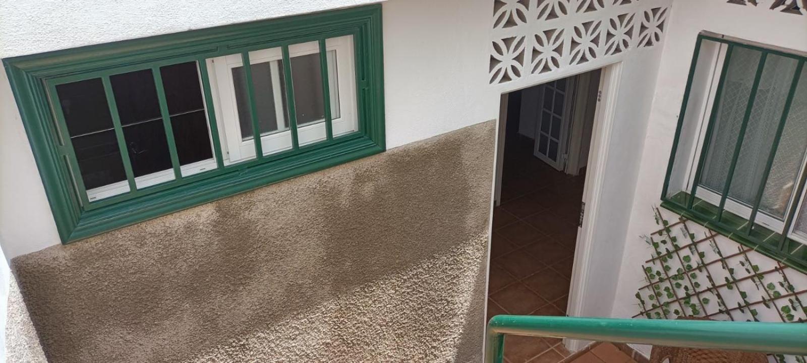 Habitacion Matrimonial En Un Bajo Bano Compartido Areas Compartidas Abades  Εξωτερικό φωτογραφία