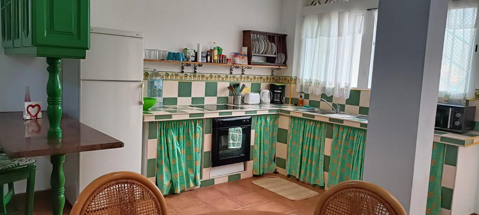 Habitacion Matrimonial En Un Bajo Bano Compartido Areas Compartidas Abades  Εξωτερικό φωτογραφία