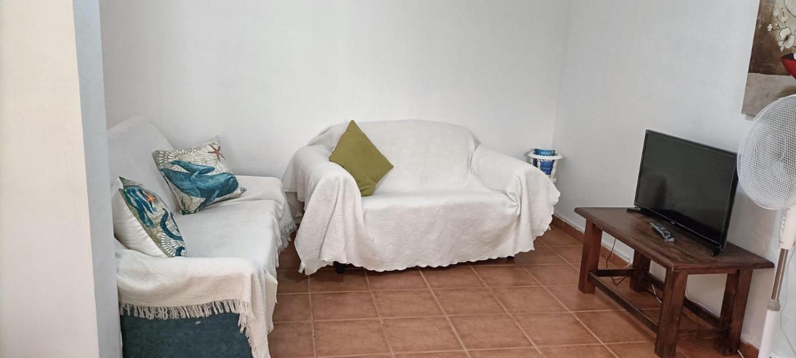 Habitacion Matrimonial En Un Bajo Bano Compartido Areas Compartidas Abades  Εξωτερικό φωτογραφία